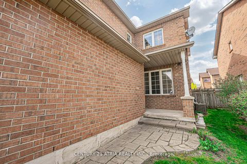Photo 3 at 40 Nottingham Drive, Westbrook, Richmond Hill Photo 3 at 40 Nottingham Drive, Westbrook, Richmond Hill
