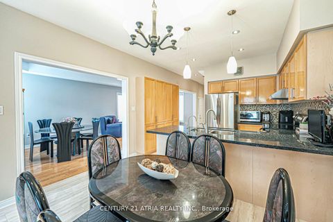 Photo 13 at 40 Nottingham Drive, Westbrook, Richmond Hill