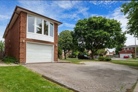 Photo 2 at 148 Stephen Street, North Richvale, Richmond Hill
