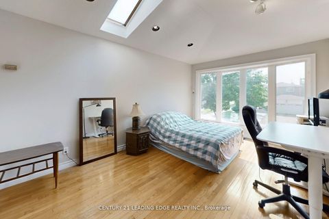 Photo 16 at 148 Stephen Street, North Richvale, Richmond Hill
