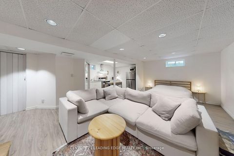 Photo 31 at 148 Stephen Street, North Richvale, Richmond Hill