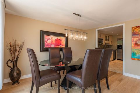 Photo 12 at 710 - 100 Lakeshore Road E, OO Old Oakville, Oakville