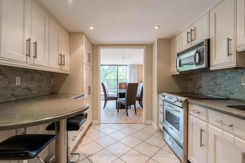 Photo 14 at 710 - 100 Lakeshore Road E, OO Old Oakville, Oakville