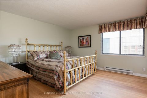 Photo 20 at 710 - 100 Lakeshore Road E, OO Old Oakville, Oakville