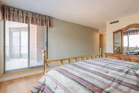 Photo 21 at 710 - 100 Lakeshore Road E, OO Old Oakville, Oakville