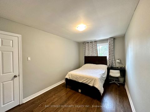 Photo 9 at 35 Lailey Crescent, Willowdale East, Toronto