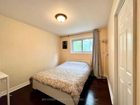 Photo 11 at 35 Lailey Crescent, Willowdale East, Toronto