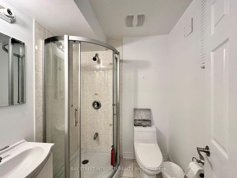 Photo 12 at 35 Lailey Crescent, Willowdale East, Toronto