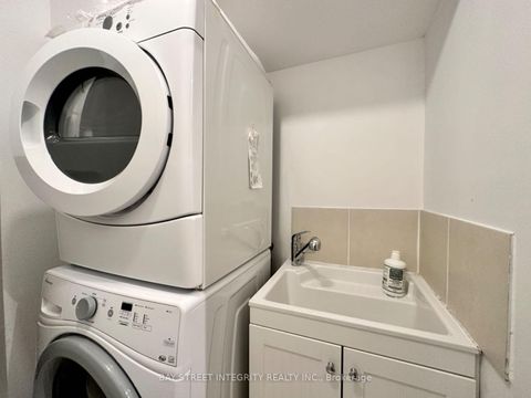 Photo 15 at 35 Lailey Crescent, Willowdale East, Toronto