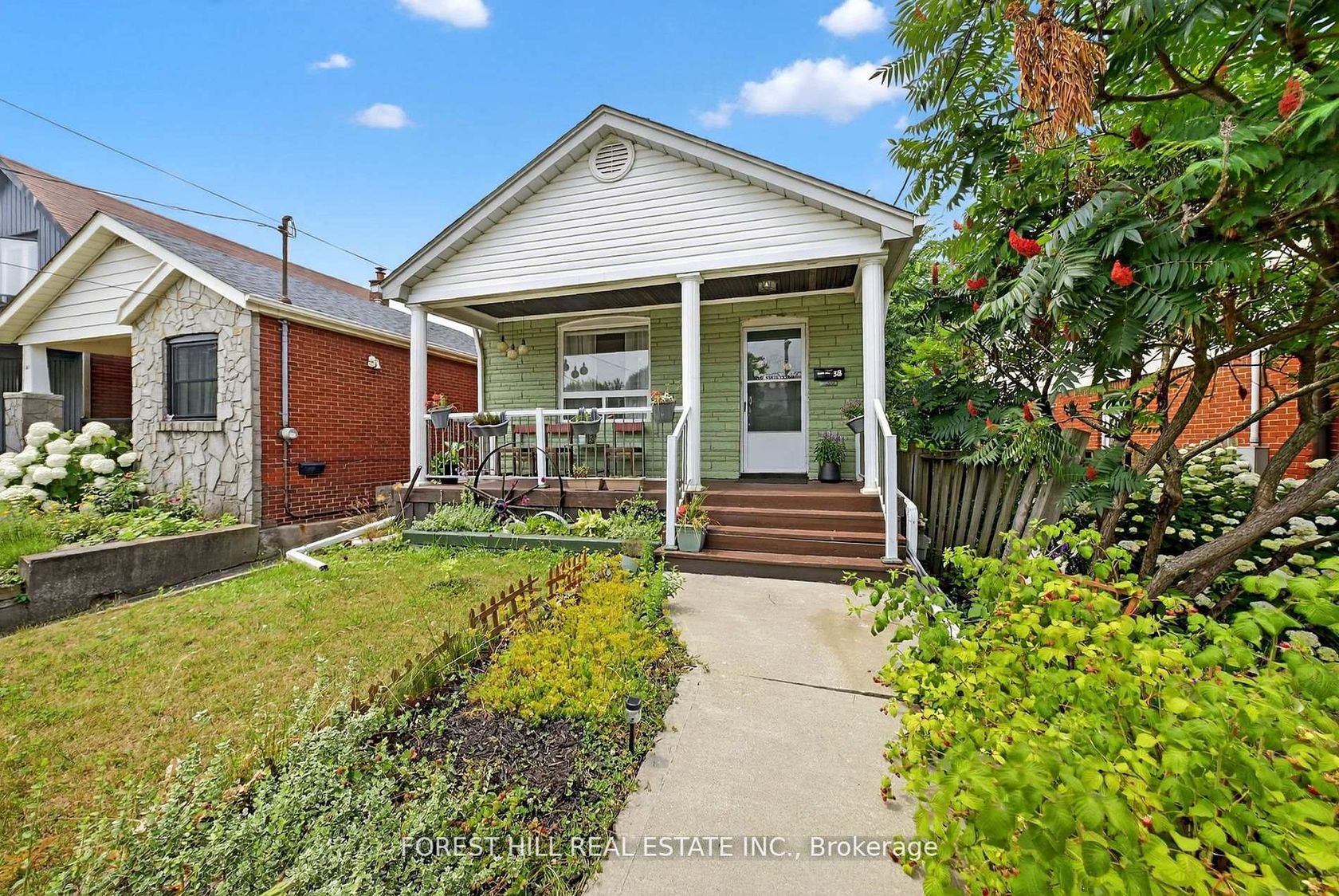 38 Scotia Avenue, Oakridge, Toronto 
