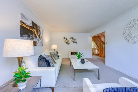 Photo 4 at 1037 Beechnut Road, CV Clearview, Oakville