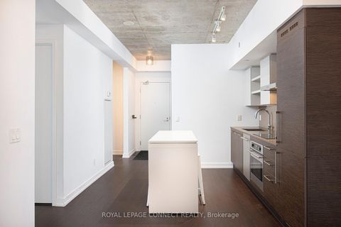 Photo 8 at 323 - 1030 King Street W, Niagara, Toronto