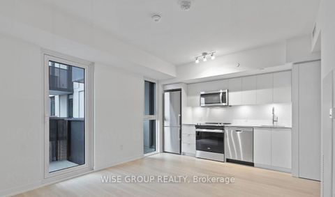 Photo 4 at 736 - 500 Wilson Avenue, Clanton Park, Toronto