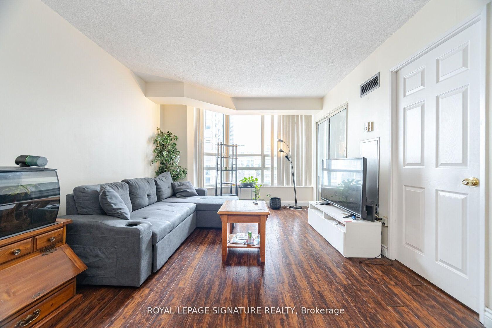910 - 250 Webb Drive, City Centre, Mississauga 