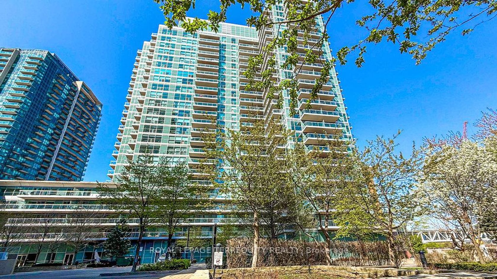 1901 - 100 Western Battery Road, Niagara, Toronto 