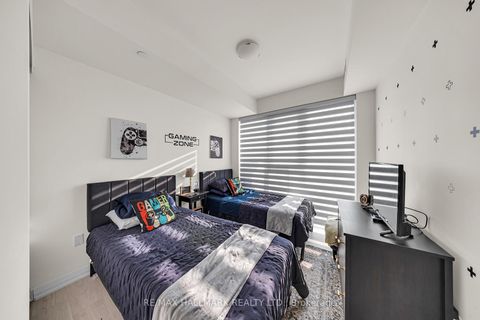 Photo 8 at 427 - 9000 Jane Street, Vellore Village, Vaughan