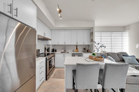 Photo 10 at 427 - 9000 Jane Street, Vellore Village, Vaughan