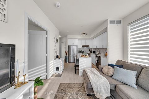 Photo 14 at 427 - 9000 Jane Street, Vellore Village, Vaughan
