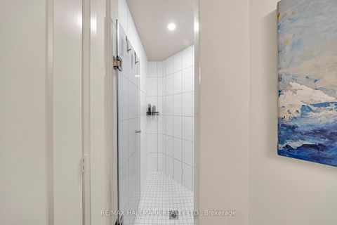 Photo 22 at 427 - 9000 Jane Street, Vellore Village, Vaughan
