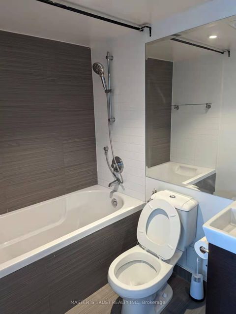 Photo 16 at 5504 - 386 Yonge Street, Bay Street Corridor, Toronto Photo 16 at 5504 - 386 Yonge Street, Bay Street Corridor, Toronto