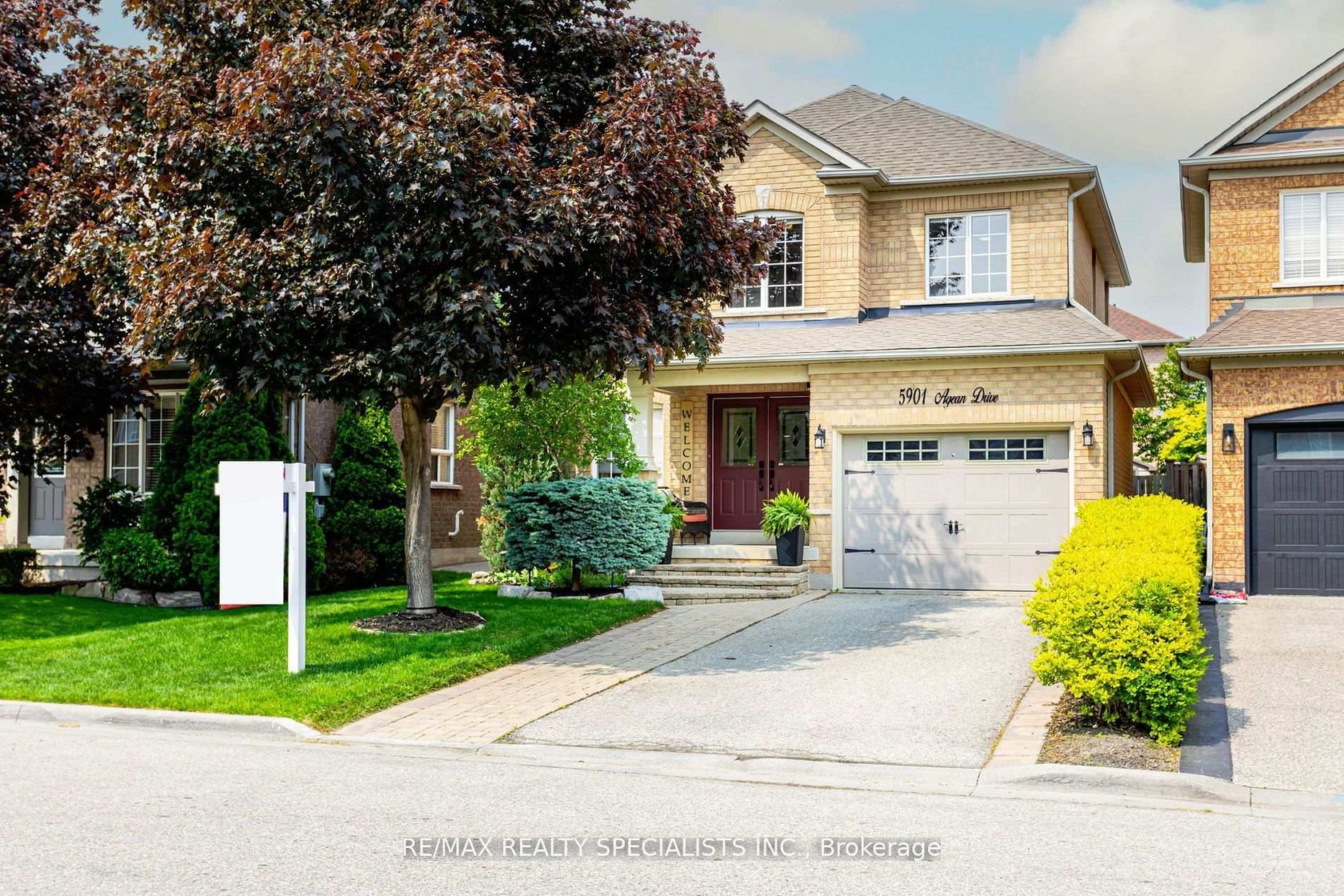 5901 Agean Drive, Churchill Meadows, Mississauga by Loree Meneguzzi Real Estate 5901 Agean Drive, Churchill Meadows, Mississauga