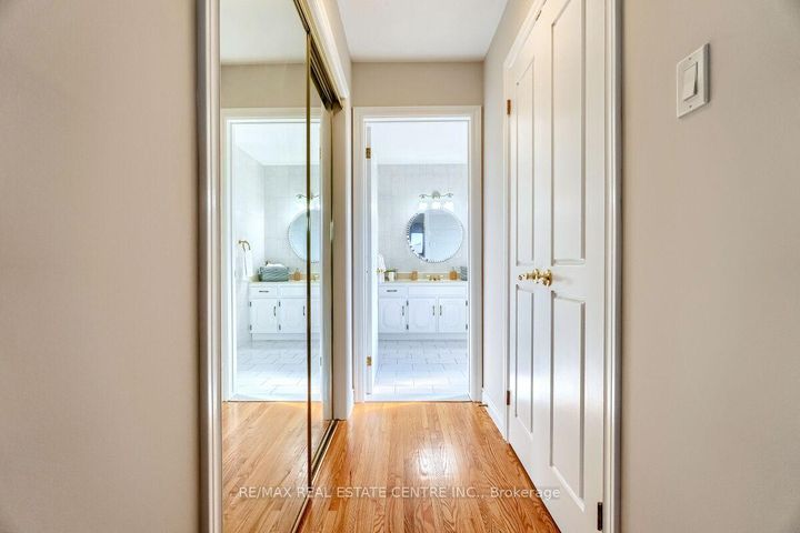 Photo 21 at 16 Vogue Court, Stoney Creek, Hamilton