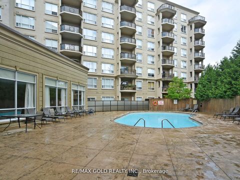 Photo 1 at 404 - 2 Maison Parc Court, Lakeview Estates, Vaughan