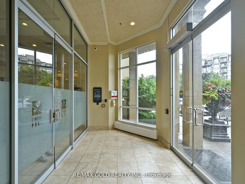 Photo 4 at 404 - 2 Maison Parc Court, Lakeview Estates, Vaughan