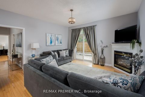 Photo 25 at 48 Braden Way, Vellore Village, Vaughan