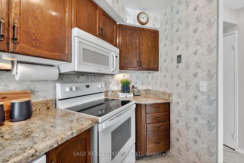 Photo 7 at 706 - 150 Dunlop Street E, City Centre, Barrie