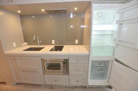 Photo 12 at 713 - 155 Yorkville Avenue, Annex, Toronto
