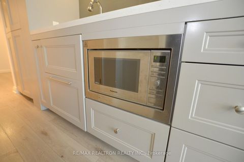 Photo 13 at 713 - 155 Yorkville Avenue, Annex, Toronto