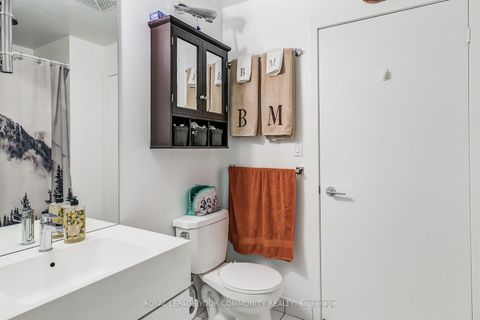 Photo 14 at 3611 - 21 Iceboat Terrace, Waterfront Communities C1, Toronto
