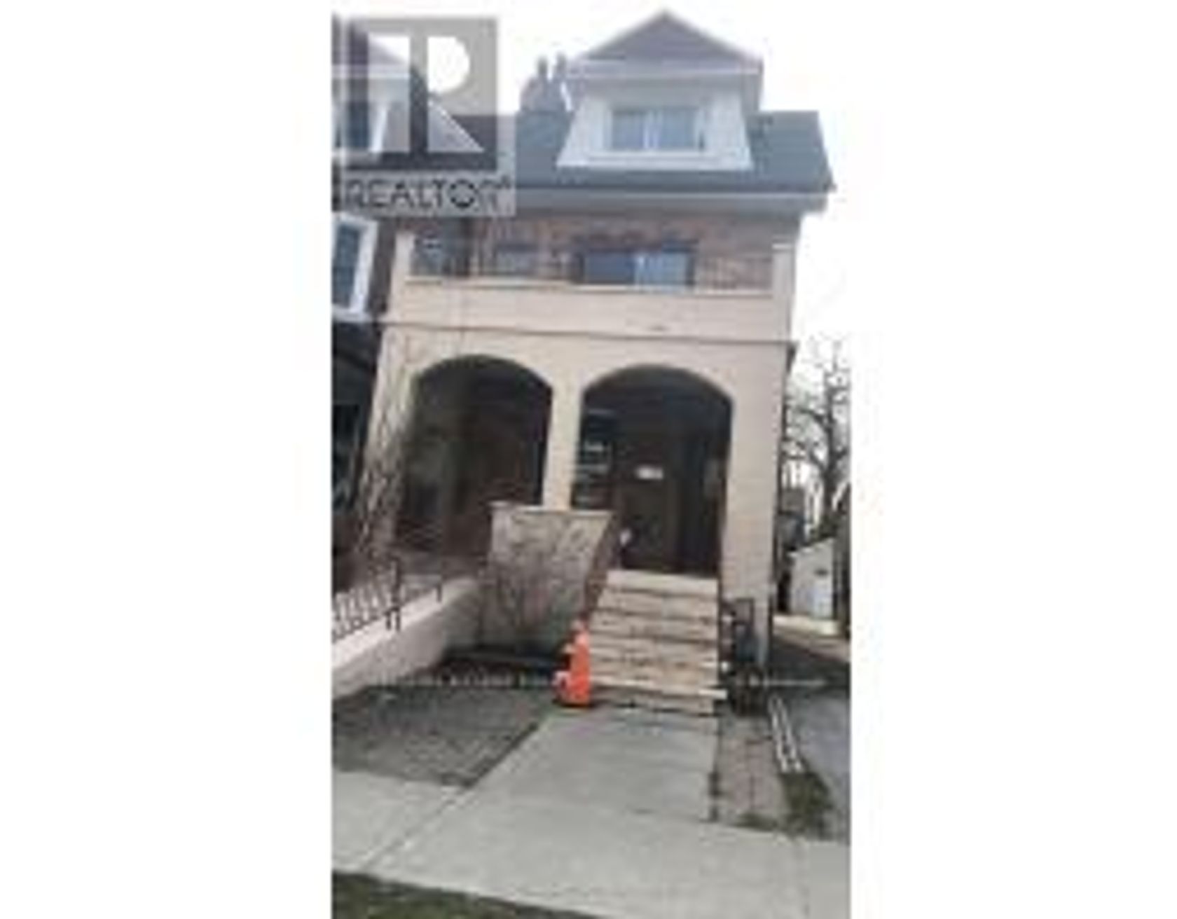 158 Gillard Avenue, Coxwell, Toronto 