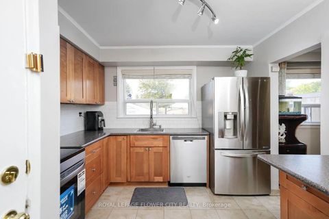 Photo 5 at 278 Elmhurst Drive, Kipling, Toronto