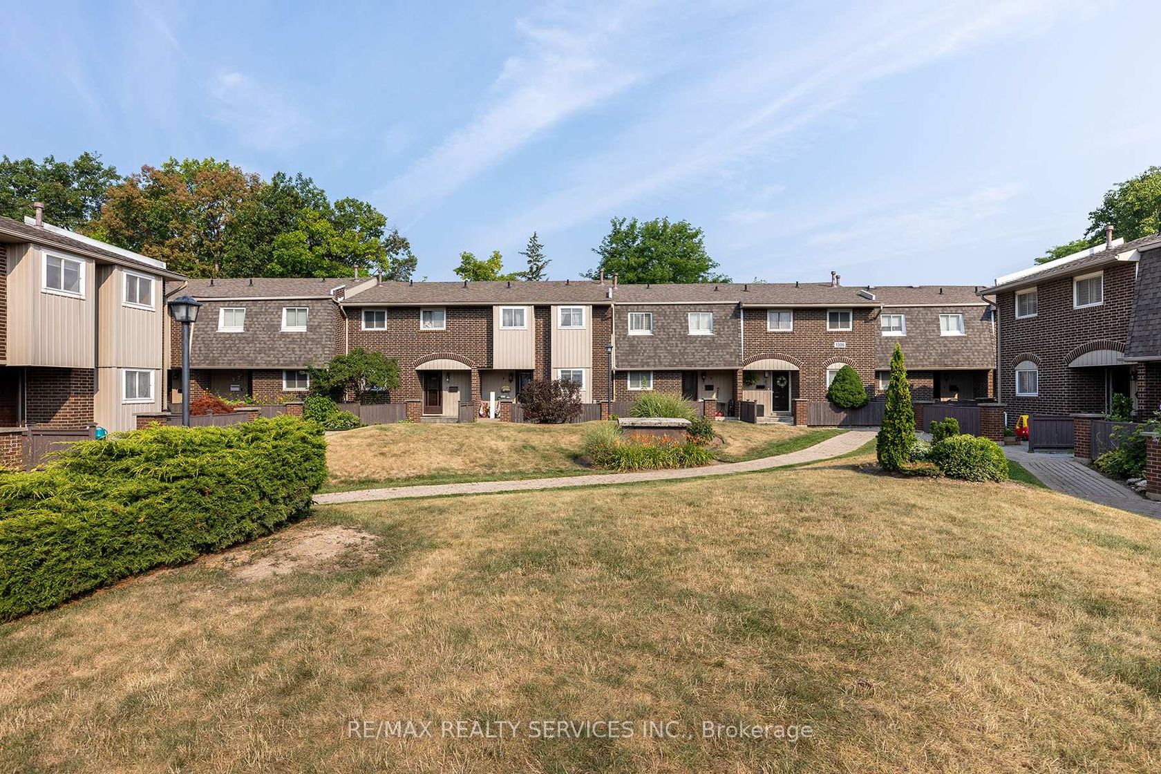 Unit 3 - 1306 Guelph Line, Mountainside, Burlington by Loree Meneguzzi Real Estate Unit 3 - 1306 Guelph Line, Mountainside, Burlington