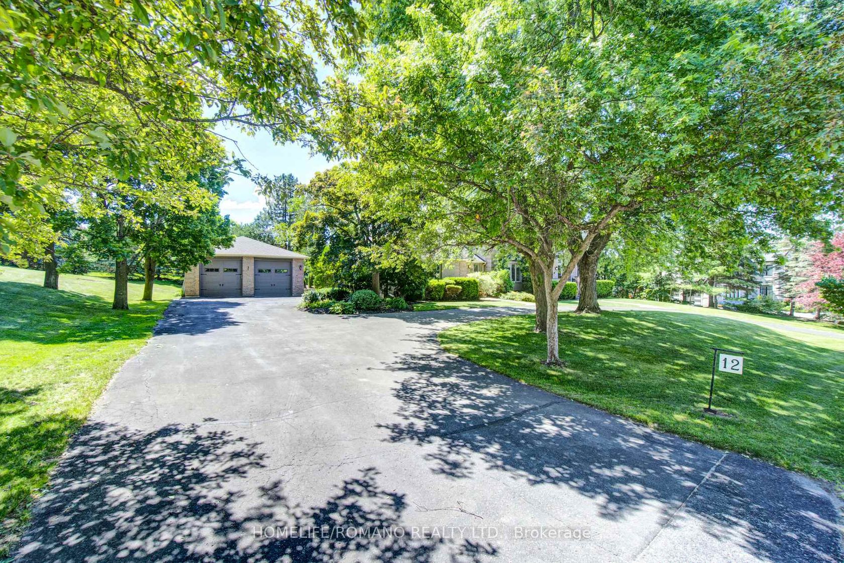 12 Hedgerow Lane, Kleinburg, Vaughan 