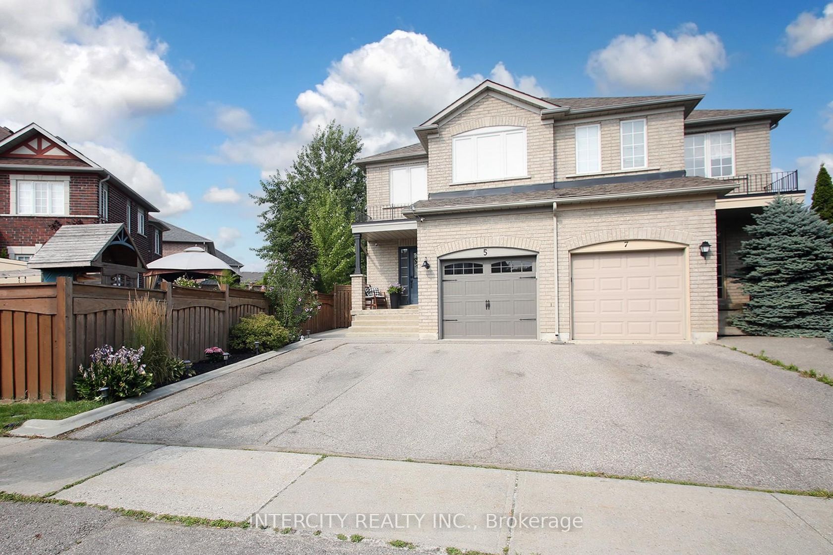 5 Humbershed Crescent, Bolton West, Caledon 
