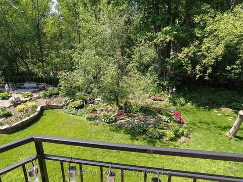 Photo 4 at 95 Westbury Court, Westbrook, Richmond Hill