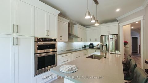 Photo 9 at 95 Westbury Court, Westbrook, Richmond Hill