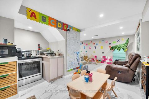 Photo 25 at 153 Browning Trail, Letitia Heights, Barrie
