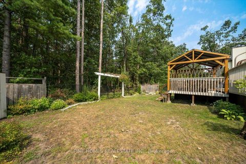 Photo 32 at 153 Browning Trail, Letitia Heights, Barrie
