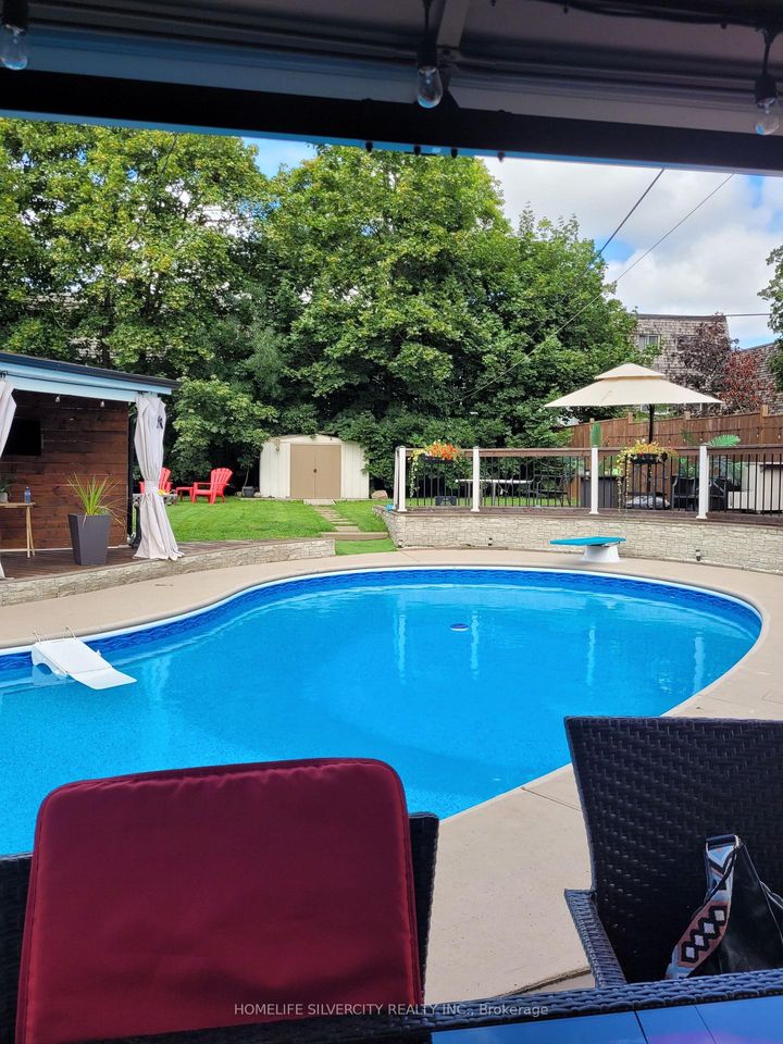 Photo 10 at 108 Brookland Drive, Avondale, Brampton