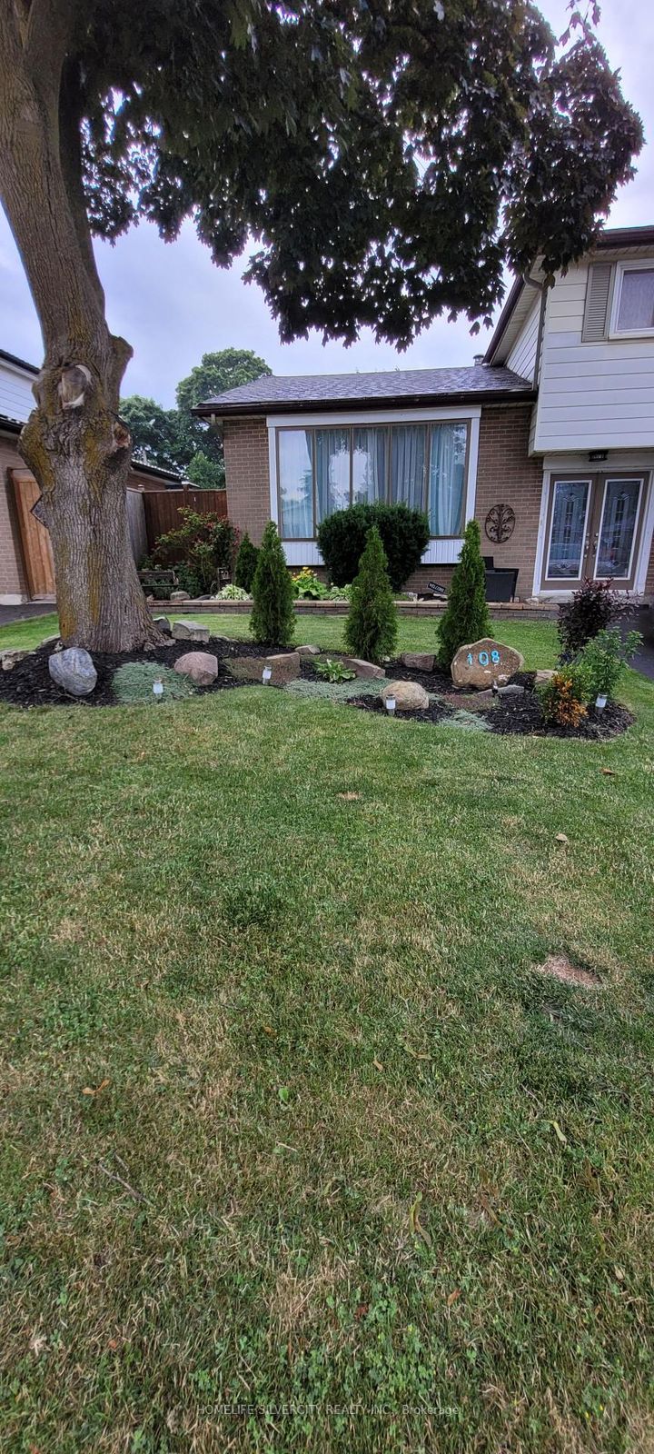 Photo 13 at 108 Brookland Drive, Avondale, Brampton