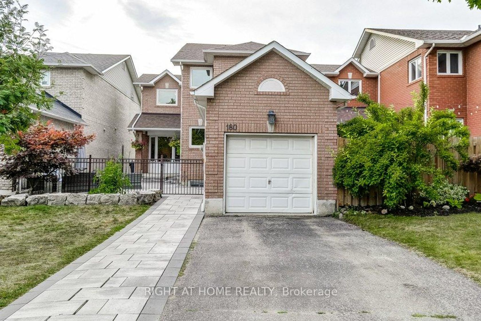 180 Queen Street W, Port Credit, Mississauga 