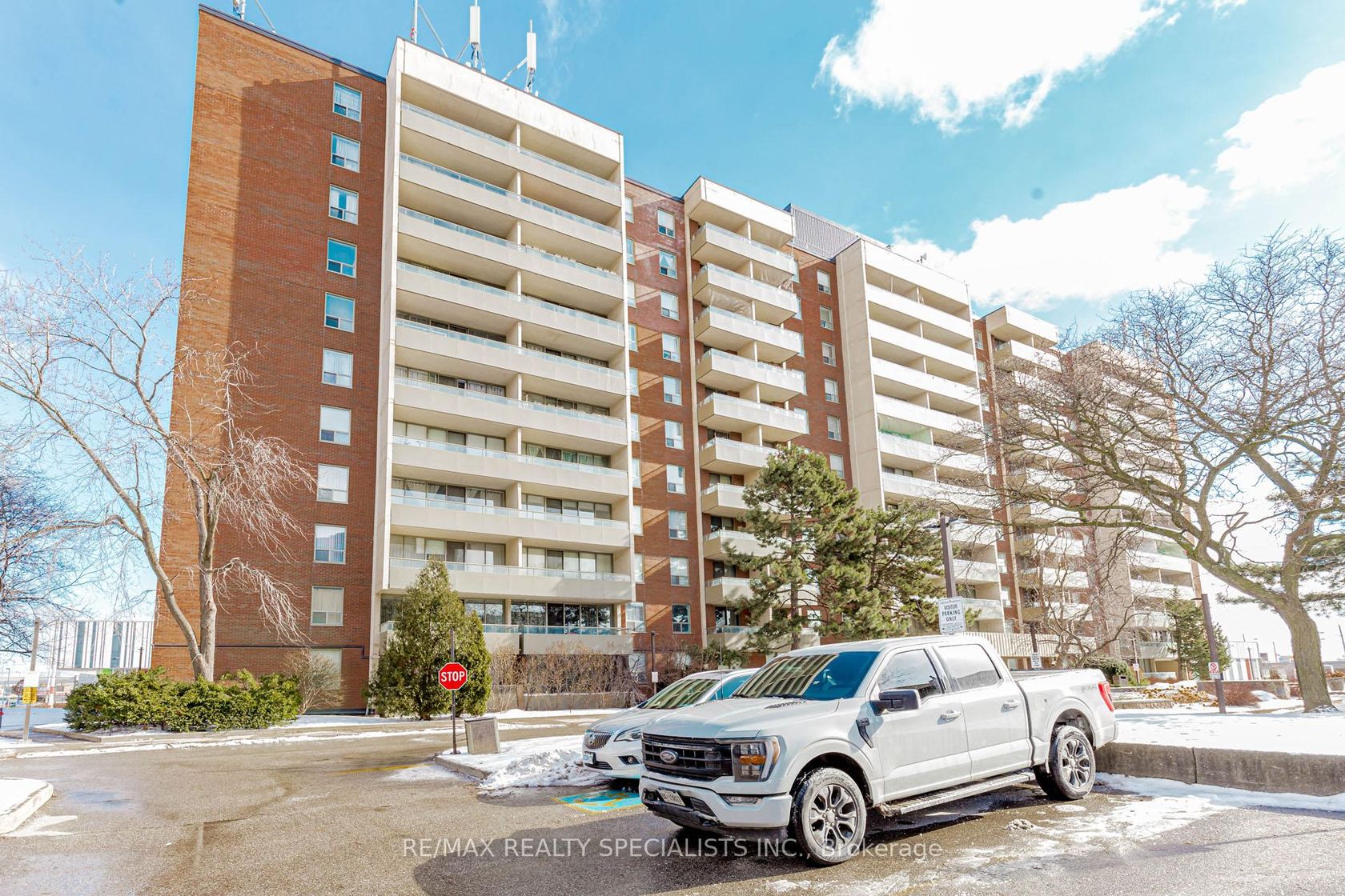 106 - 1 Four Winds Drive, York University Heights, Toronto 