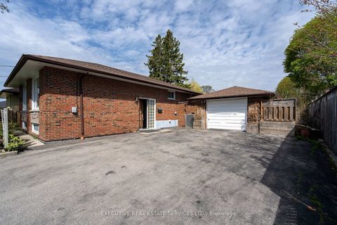 Photo 6 at 32 Brimorton Drive, Bendale, Toronto