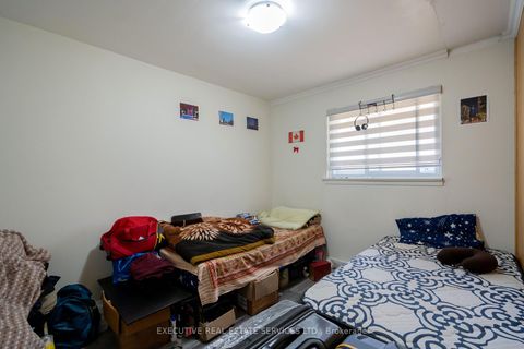 Photo 17 at 32 Brimorton Drive, Bendale, Toronto