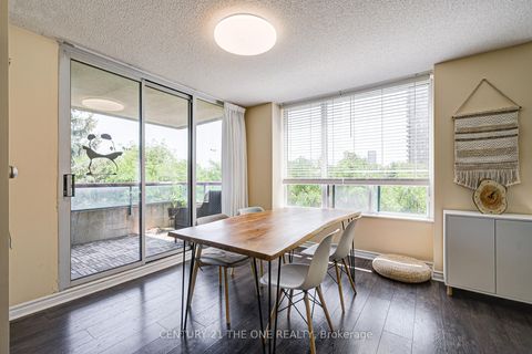 Photo 3 at 605 - 238 Doris Avenue, Willowdale East, Toronto