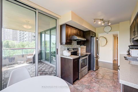 Photo 16 at 605 - 238 Doris Avenue, Willowdale East, Toronto